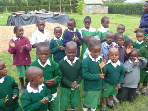 2013 Kenya Nairobi Progetto di sicurezza Alimentare per i bambini della comunità di Kandisi Caritas Antoniana-005